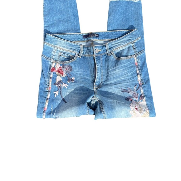 Women distressed floral fray bottom jeans by Denim 24/7 Colorful stripe size 12W - Picture 5 of 7